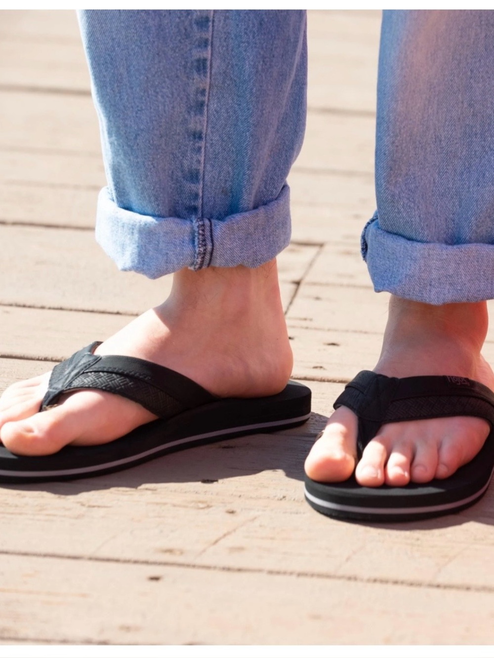 NWT GAP black suede flip flop